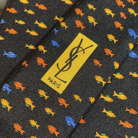 Yves Saint Laurent Paris Fish Pattern 100% Silk Tie Made in Italy 4” by 58” - Picture 4 of 5